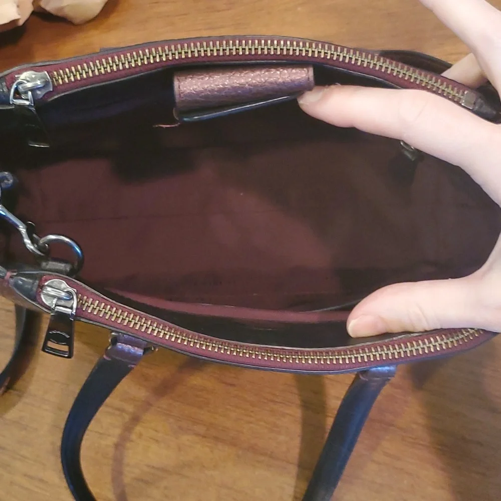 Coach metallic Black Cherry 